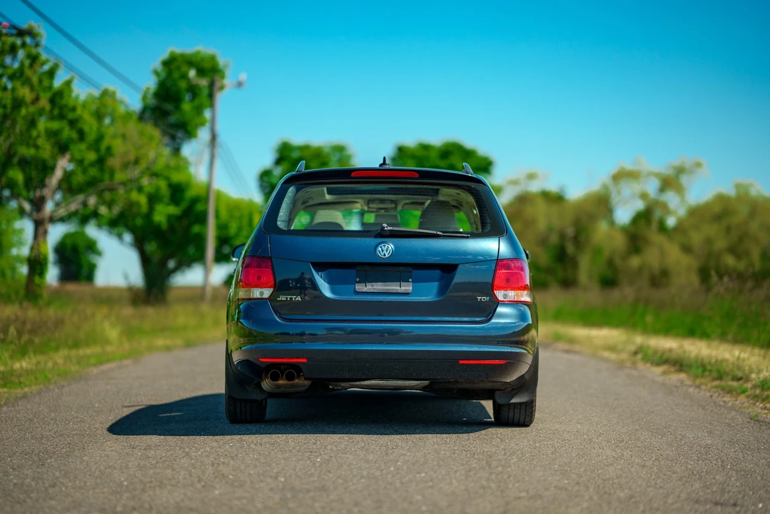 2010 Volkswagen A5 Jetta - Image 16 of 31