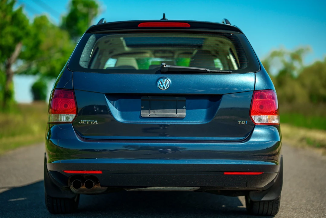 2010 Volkswagen A5 Jetta - Image 17 of 31
