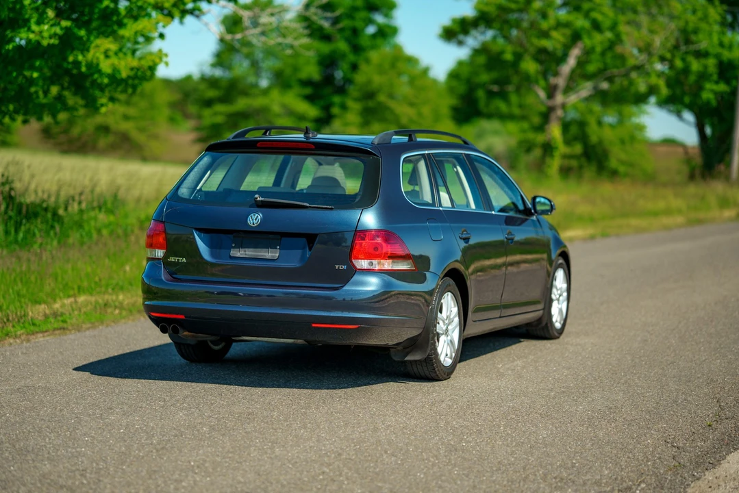 2010 Volkswagen A5 Jetta - Image 18 of 31