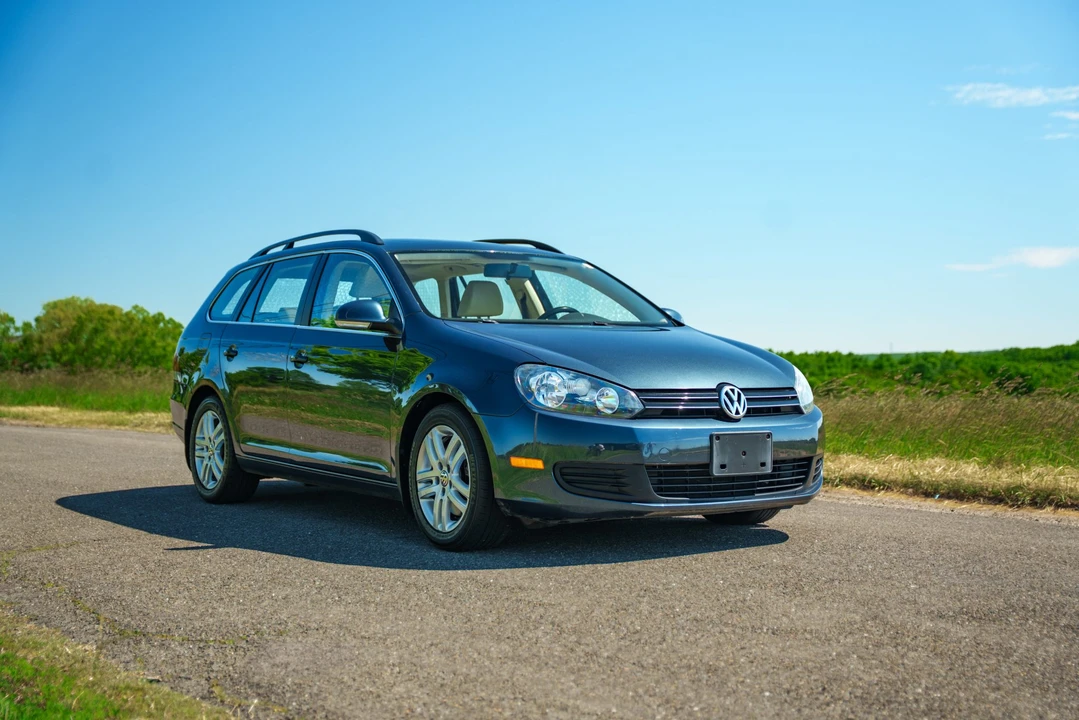 2010 Volkswagen A5 Jetta - Image 3 of 31