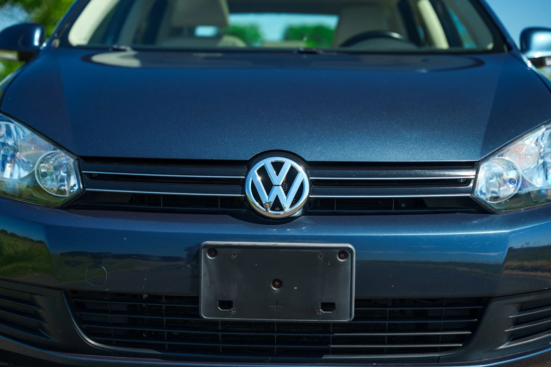 2010 Volkswagen A5 Jetta - Image 24 of 31