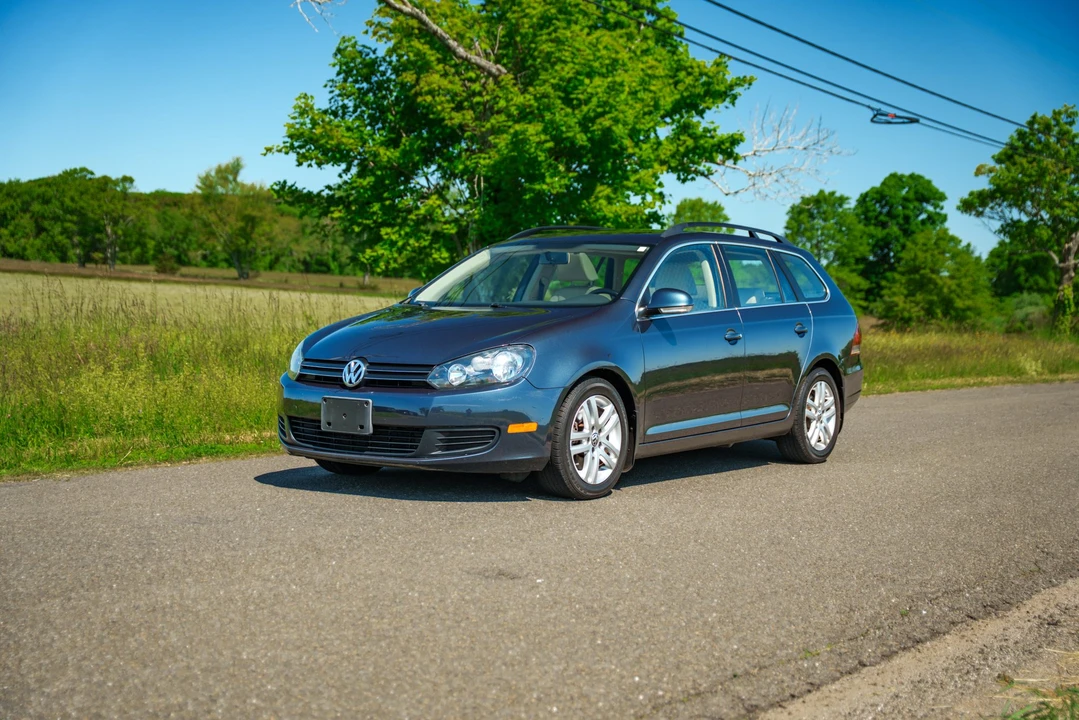 2010 Volkswagen A5 Jetta - Image 7 of 31