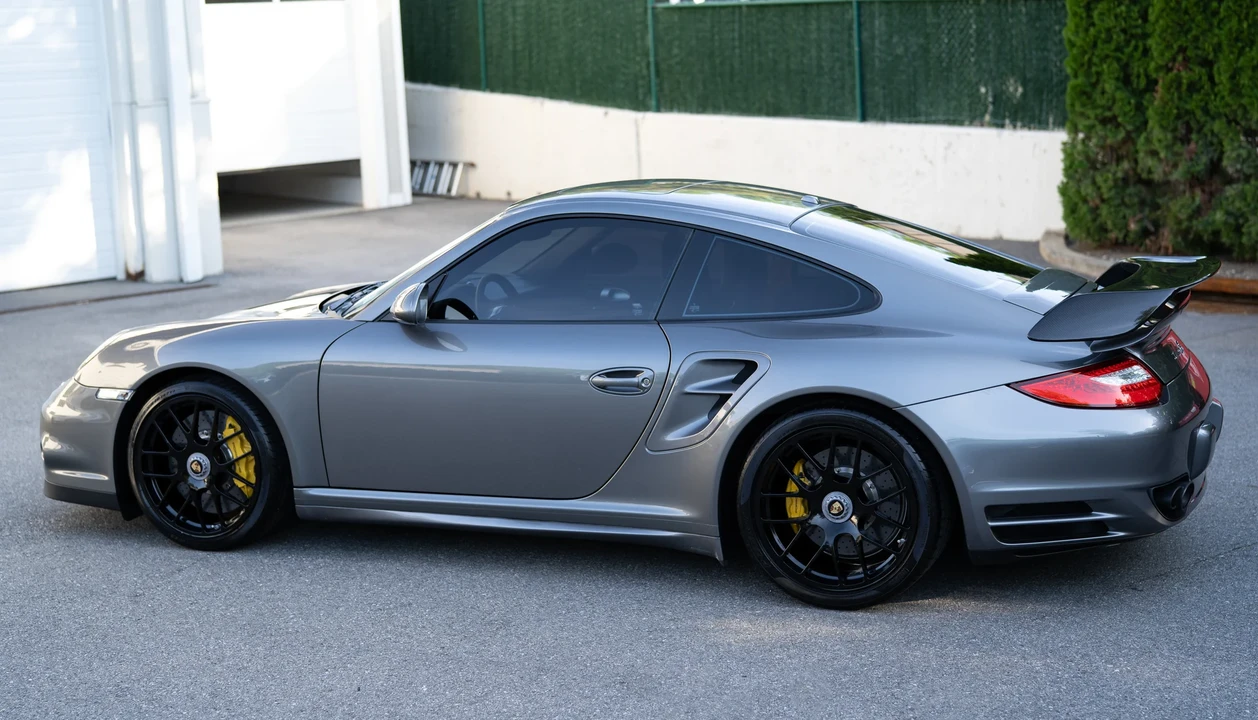 2011 Porsche 997 Turbo S - Image 10 of 31