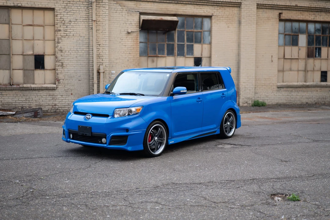 2011 Scion xB - Image 2 of 31
