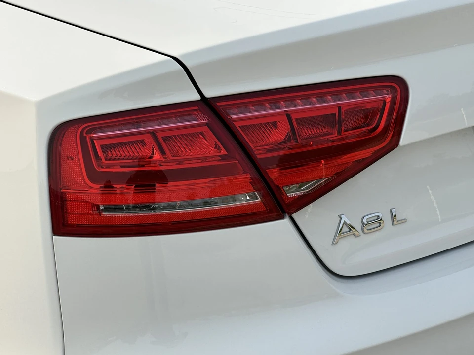 2012 Audi D4 A8 - Image 19 of 31