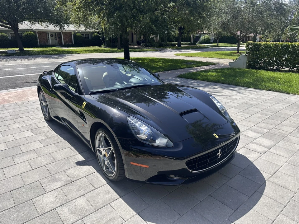 2012 Ferrari California - Image 3 of 31
