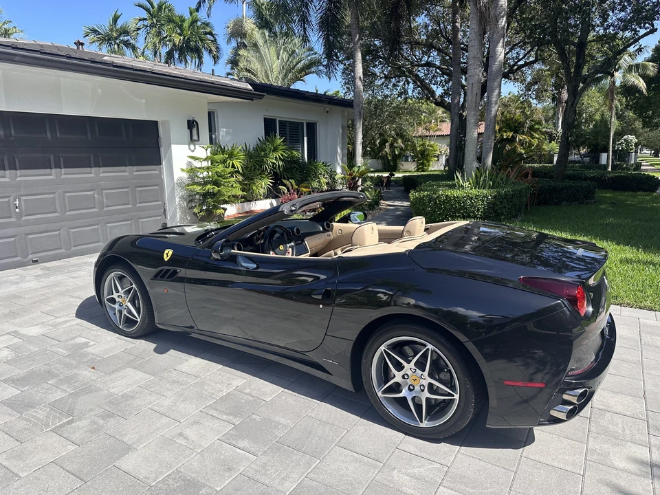 2012 Ferrari California - Image 9 of 31