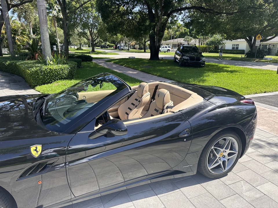 2012 Ferrari California - Image 10 of 31