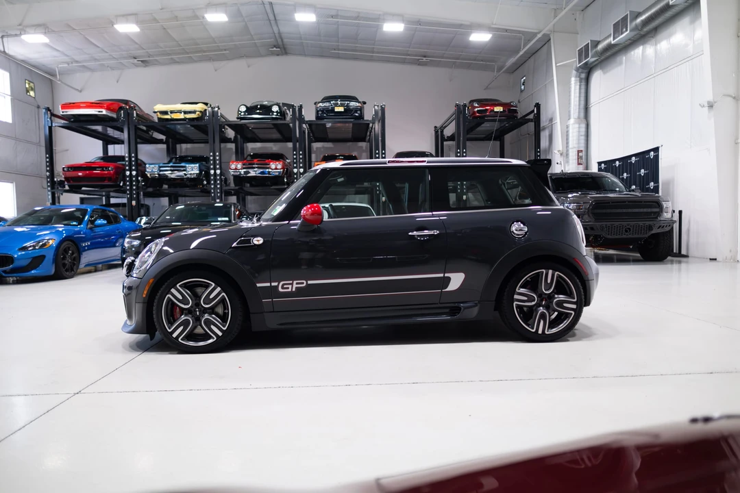 2013 Mini Coupe & Roadster - Image 29 of 31