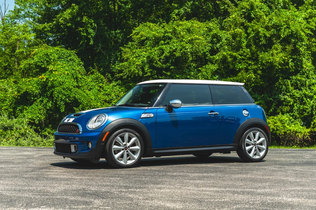 2013 Mini Mini 2nd Gen - Image 2 of 31