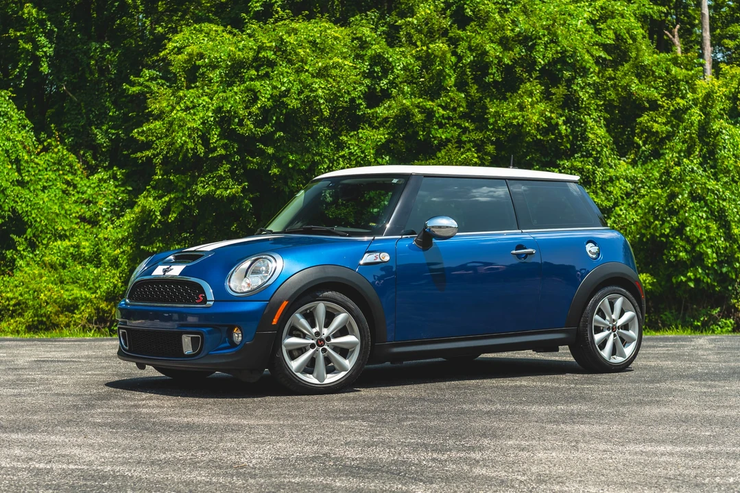 2013 Mini Mini 2nd Gen - Image 3 of 31