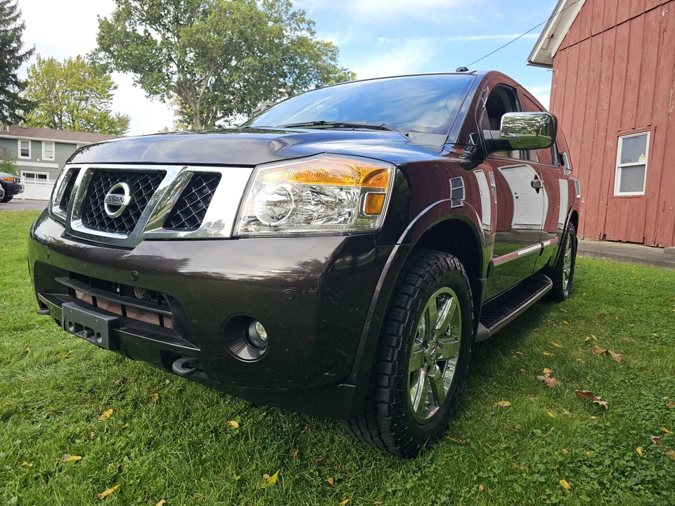 2013 Nissan Armada - Image 3 of 31