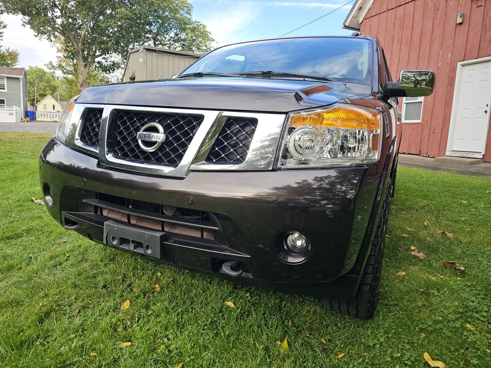 2013 Nissan Armada - Image 4 of 31