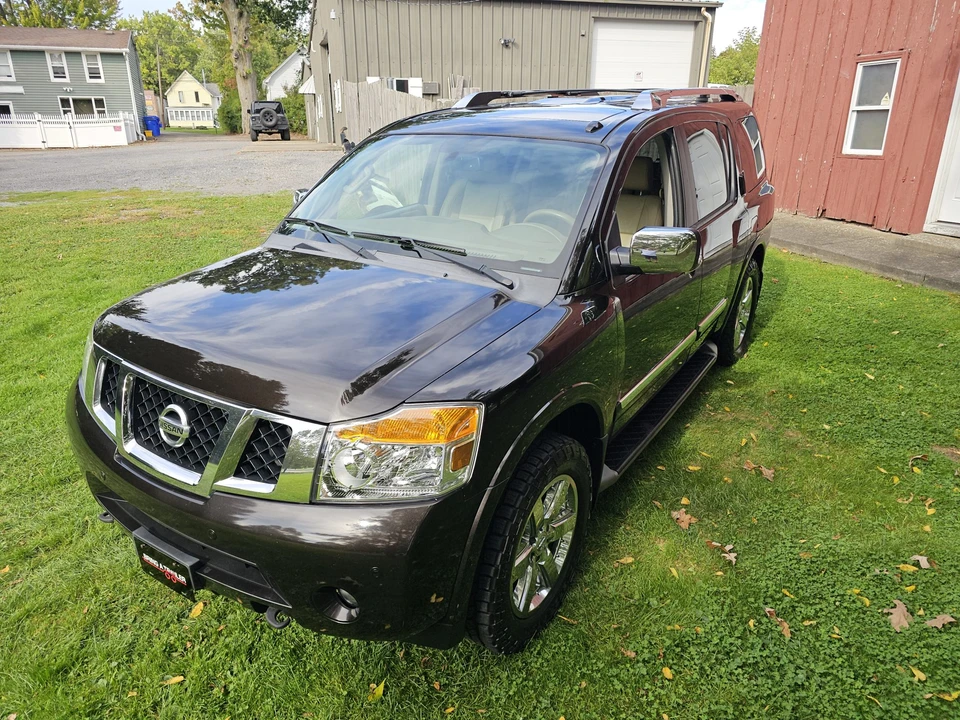 2013 Nissan Armada - Image 2 of 31