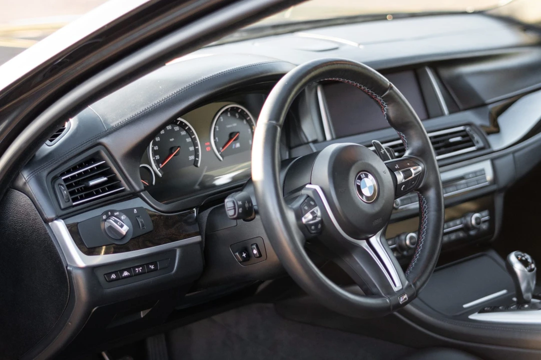2015 BMW F10 M5 - Image 5 of 6