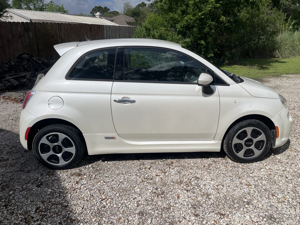 2015 Fiat 500 - Image 10 of 31