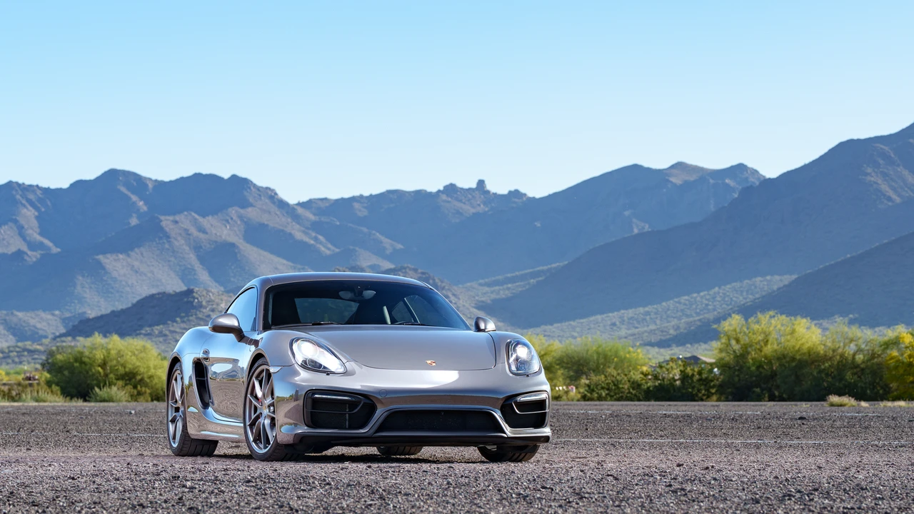 2015 Porsche 981 Cayman GTS - Image 11 of 31
