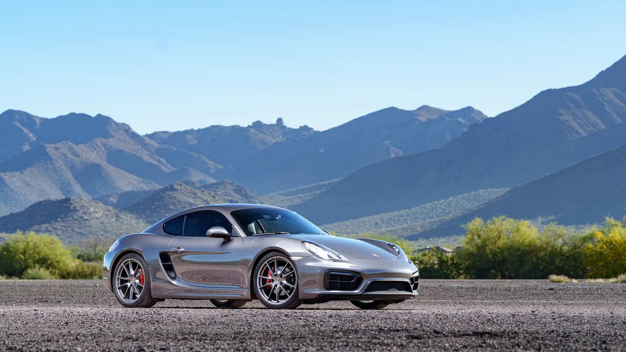 2015 Porsche 981 Cayman GTS - Image 13 of 31