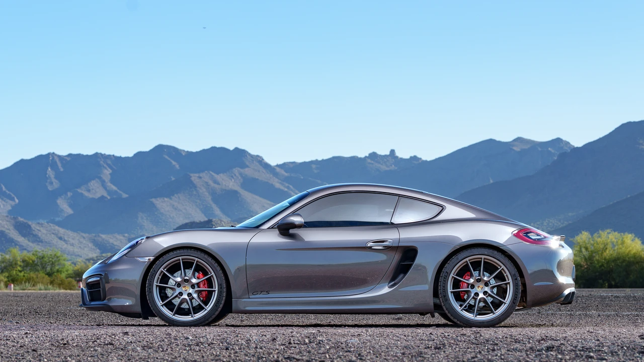 2015 Porsche 981 Cayman GTS - Image 16 of 31