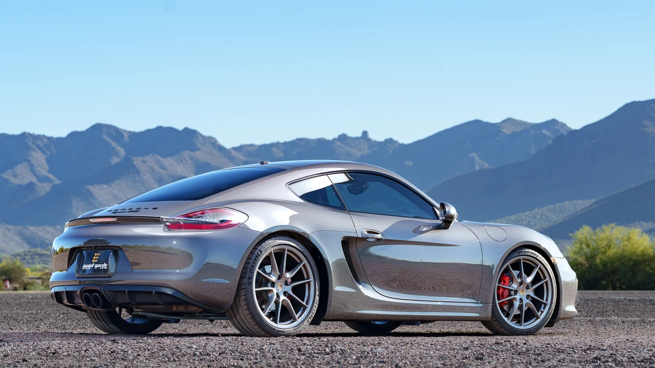 2015 Porsche 981 Cayman GTS - Image 19 of 31