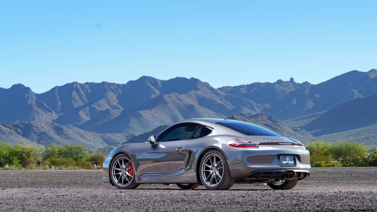 2015 Porsche 981 Cayman GTS - Image 26 of 31