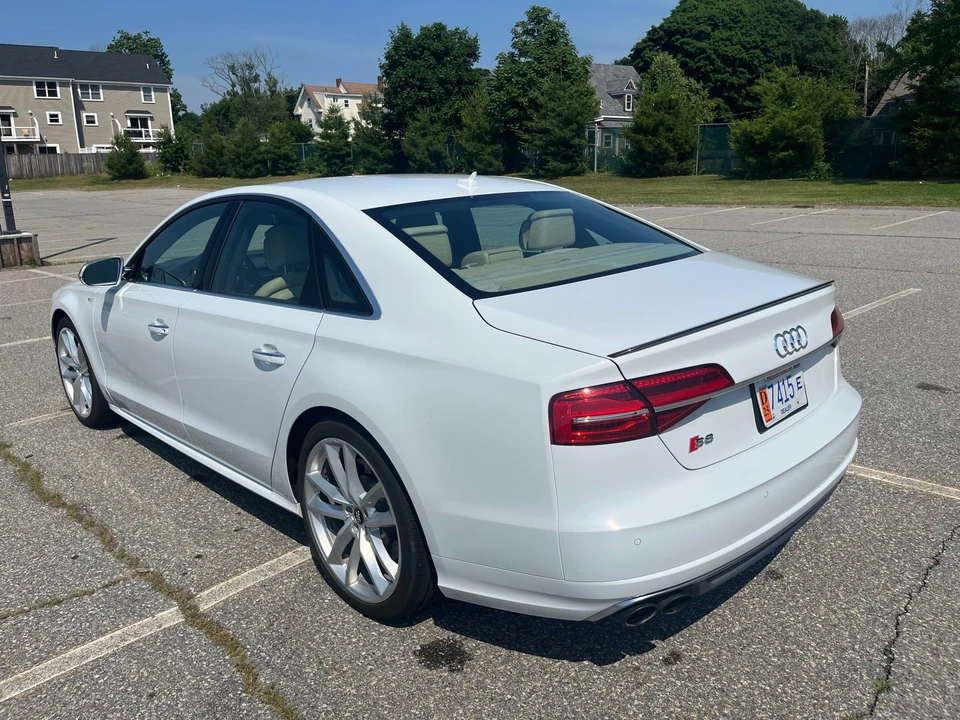2016 Audi D4 S8 - Image 9 of 31