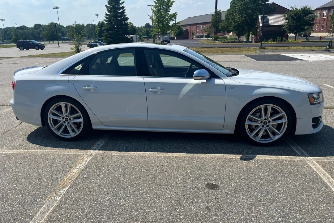 2016 Audi D4 S8 - Image 5 of 31