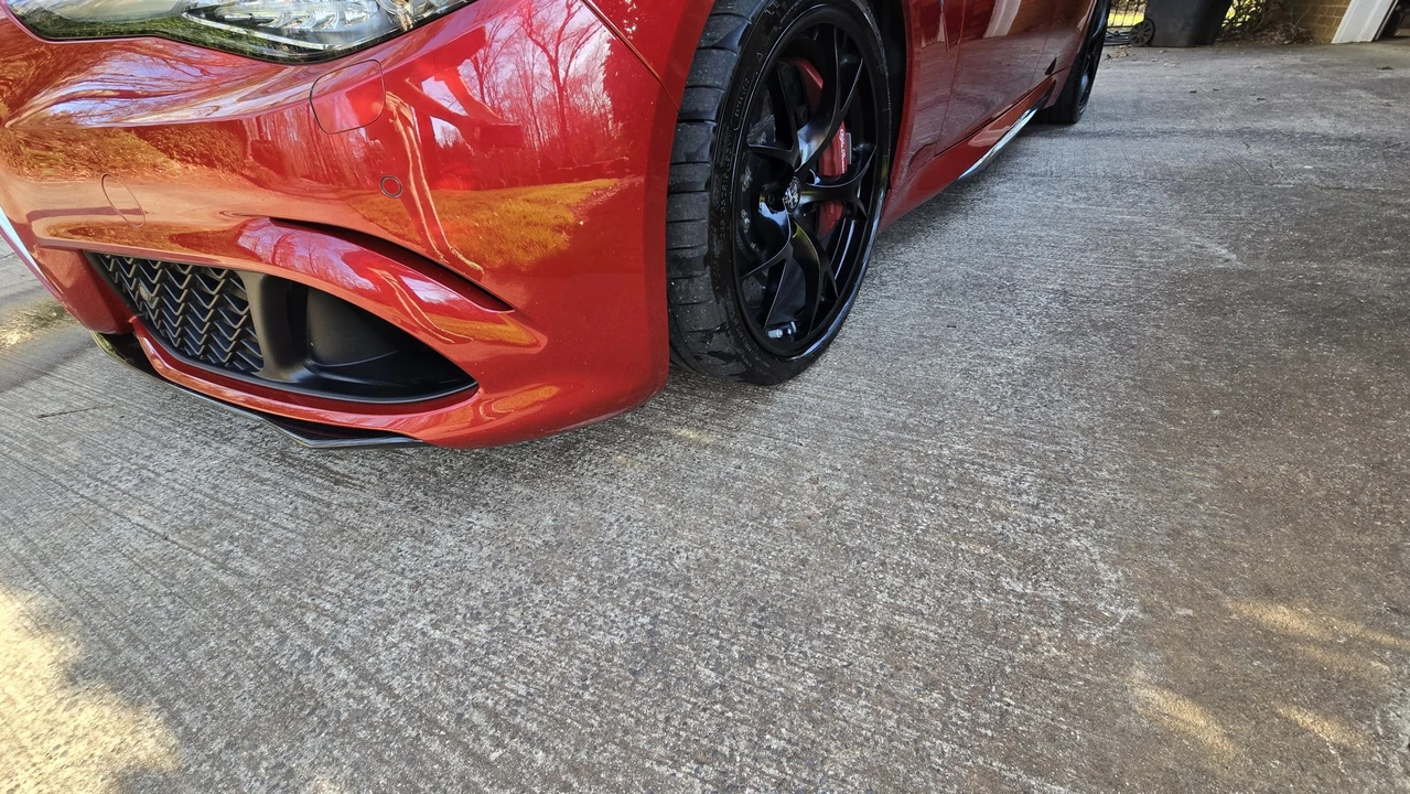 2017 Alfa Romeo Giulia Quadrifoglio - Image 26 of 31
