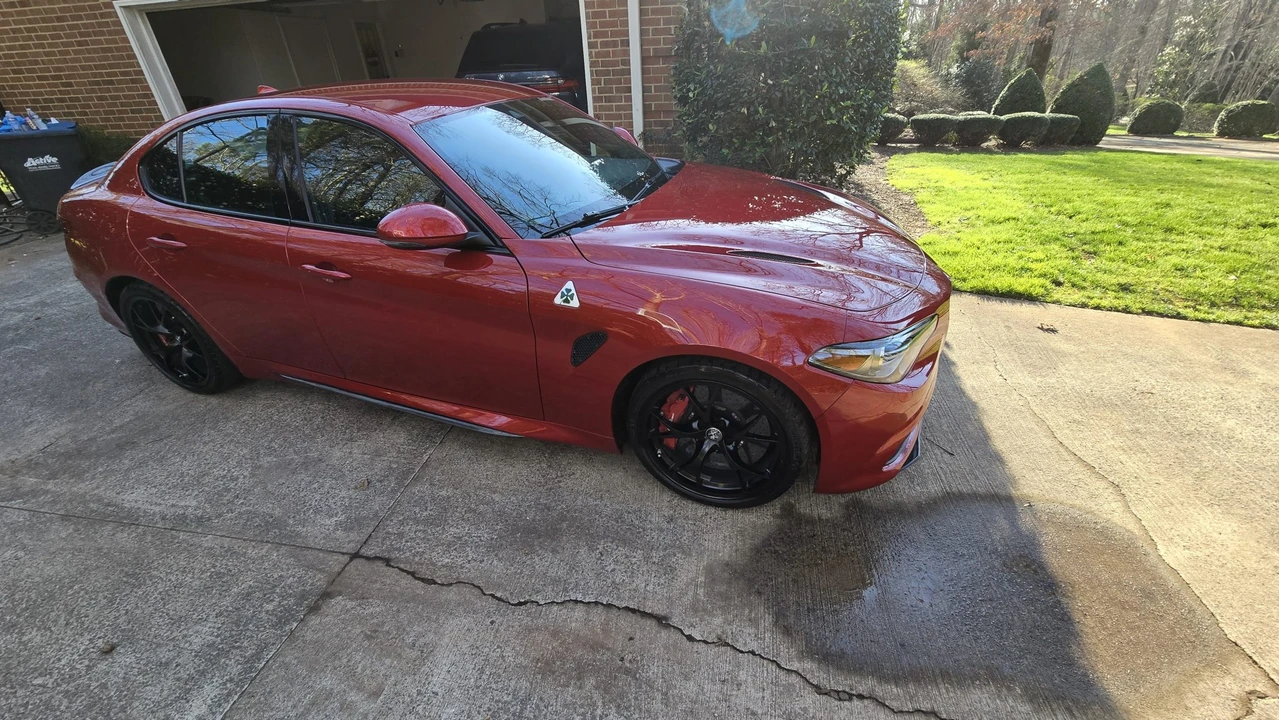 2017 Alfa Romeo Giulia Quadrifoglio - Image 15 of 31