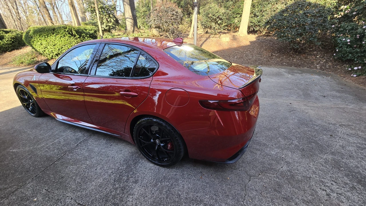 2017 Alfa Romeo Giulia Quadrifoglio - Image 6 of 31