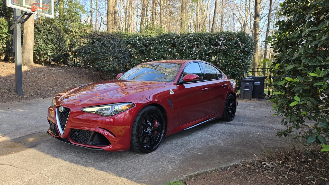 2017 Alfa Romeo Giulia Quadrifoglio - Image 3 of 31