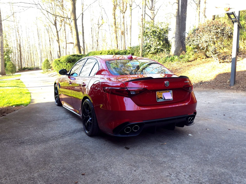2017 Alfa Romeo Giulia Quadrifoglio - Image 10 of 31