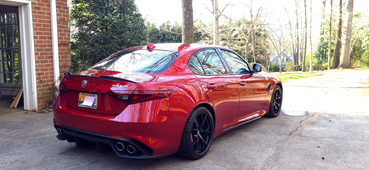 2017 Alfa Romeo Giulia Quadrifoglio - Image 14 of 31