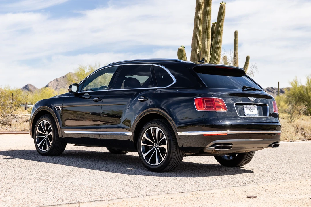 2017 Bentley Bentayga - Image 11 of 31