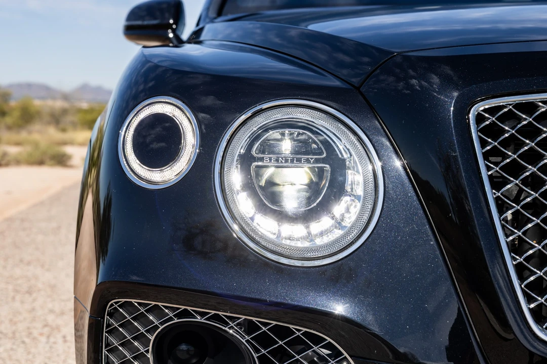 2017 Bentley Bentayga - Image 17 of 31