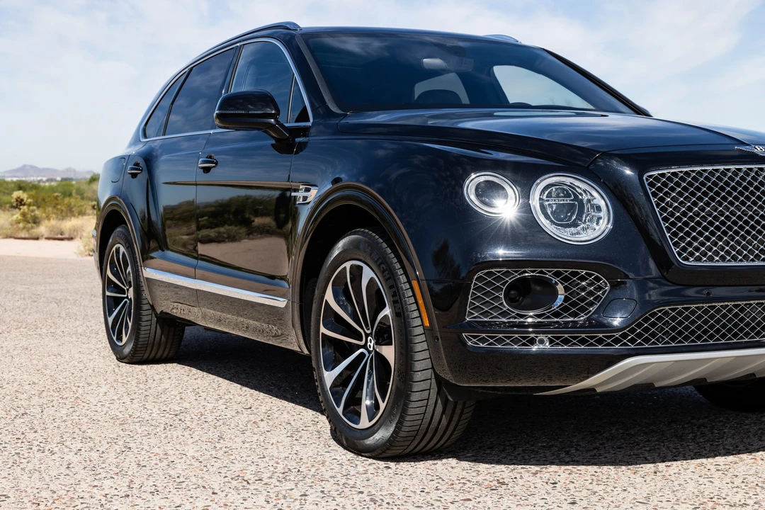 2017 Bentley Bentayga - Image 23 of 31