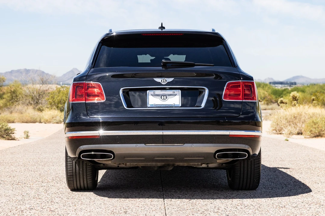 2017 Bentley Bentayga - Image 9 of 31