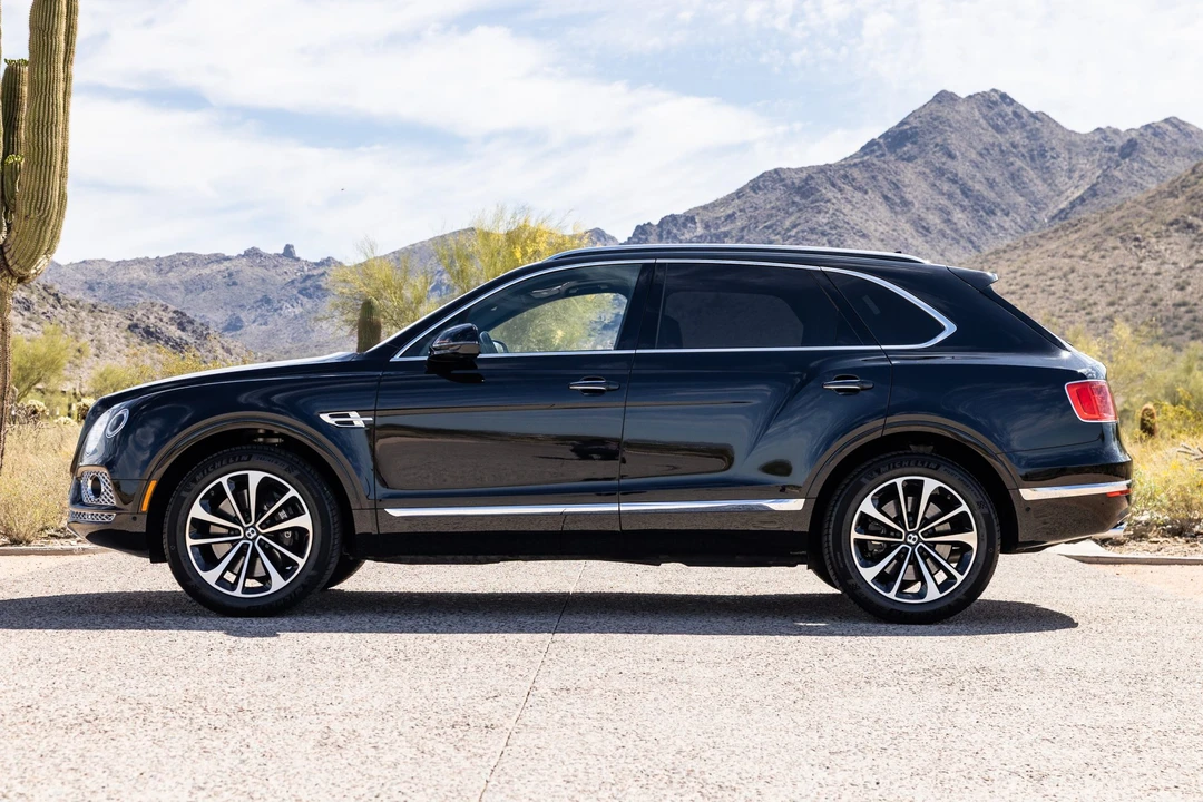 2017 Bentley Bentayga - Image 12 of 31