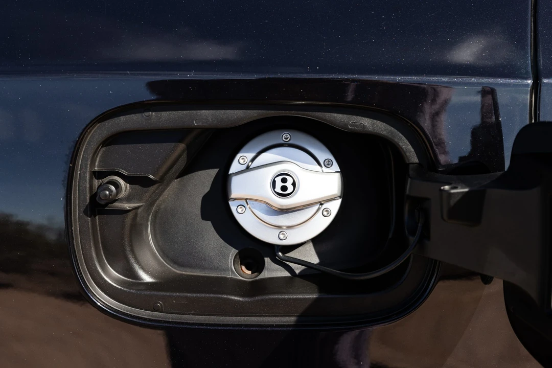2017 Bentley Bentayga - Image 30 of 31