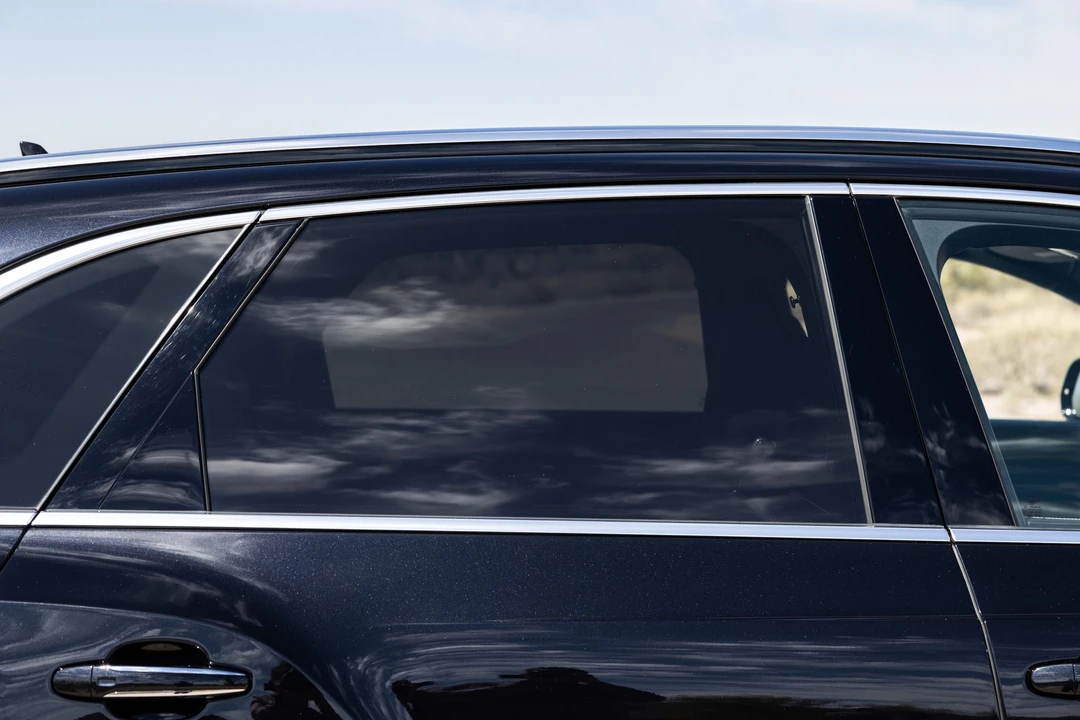 2017 Bentley Bentayga - Image 27 of 31