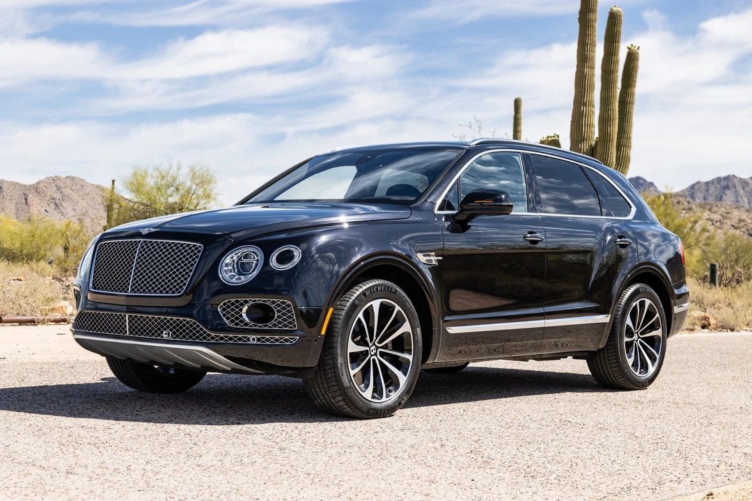 2017 Bentley Bentayga - Image 2 of 31