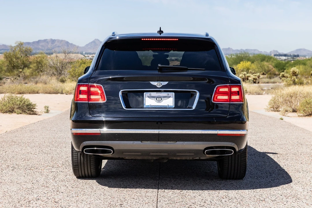 2017 Bentley Bentayga - Image 10 of 31