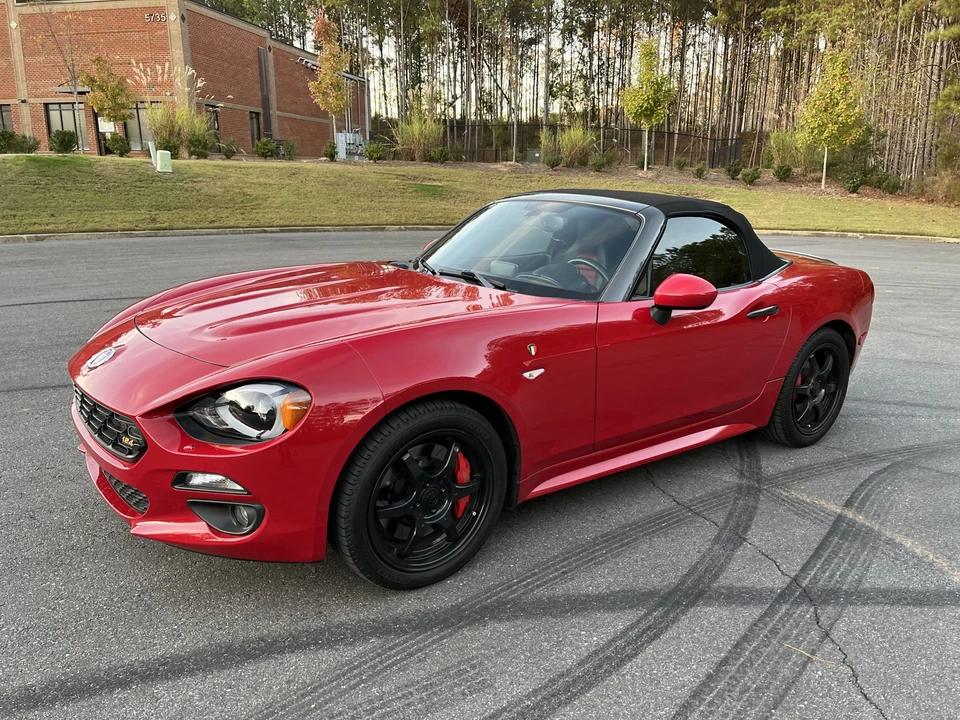 2017 Fiat 124 Spider - Image 19 of 31