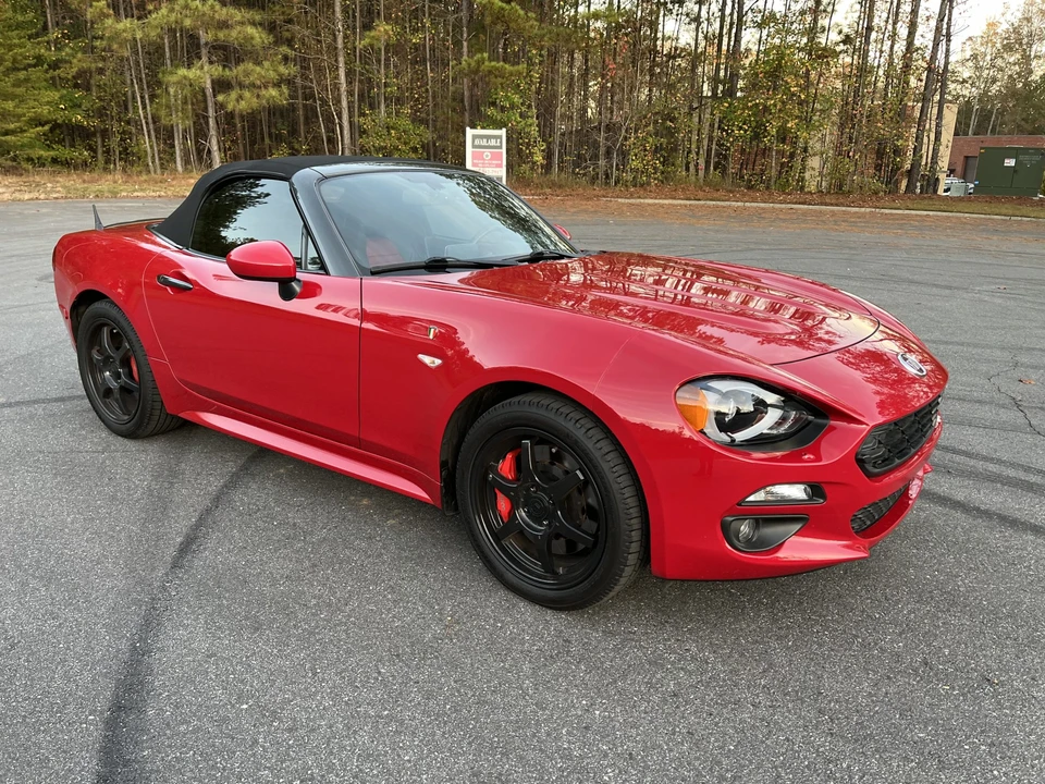 2017 Fiat 124 Spider - Image 25 of 31