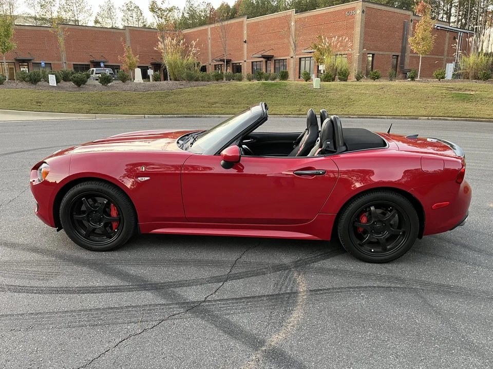 2017 Fiat 124 Spider - Image 8 of 31
