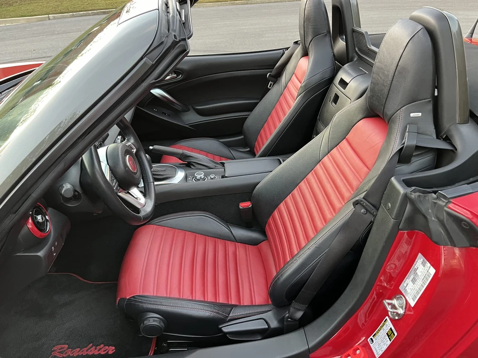 2017 Fiat 124 Spider - Image 29 of 31