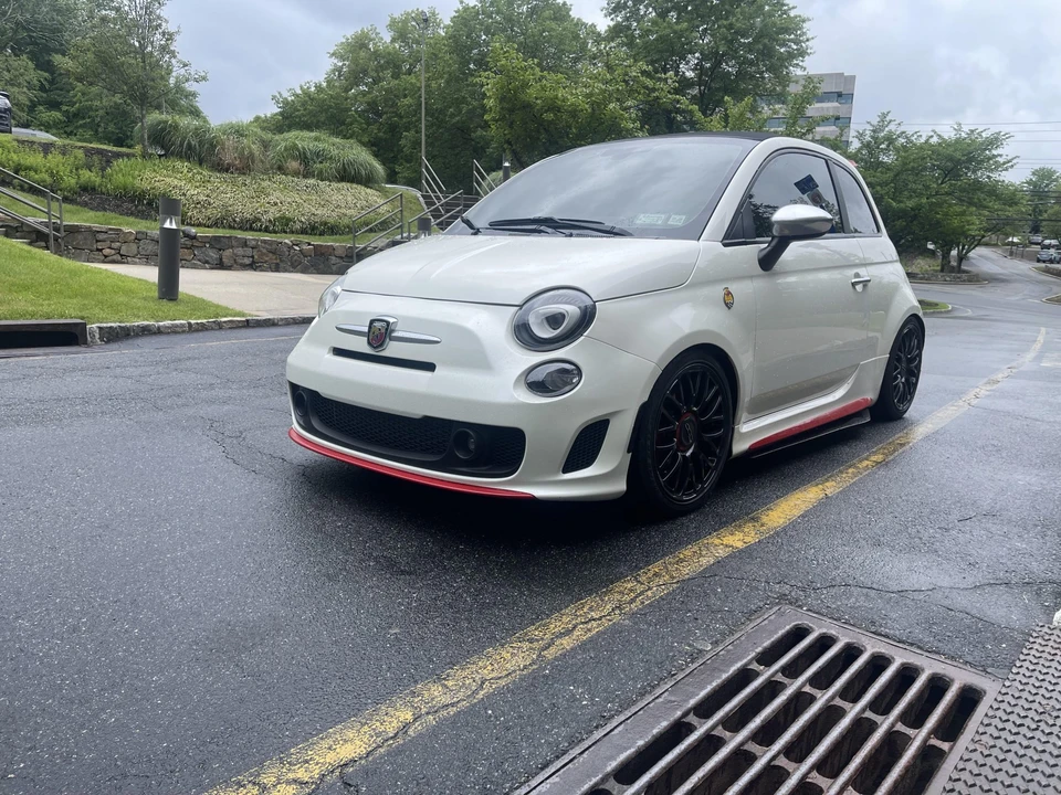 2017 Fiat Abarth 500 - Image 2 of 31