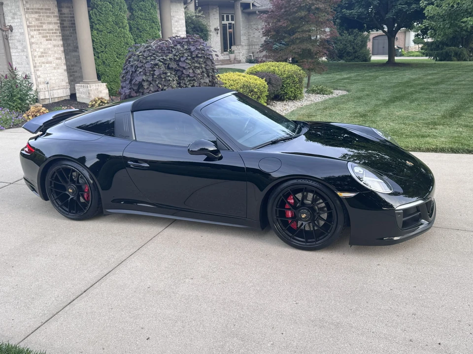 2017 Porsche 991 Targa 4 GTS - Image 21 of 31
