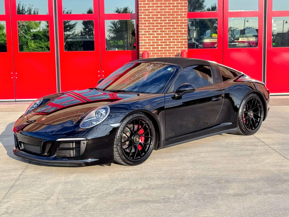 2017 Porsche 991 Targa 4 GTS - Image 3 of 31