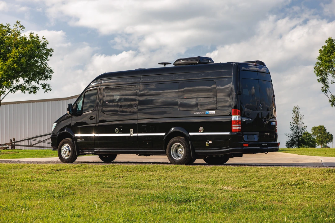 2018 Airstream - Image 22 of 31